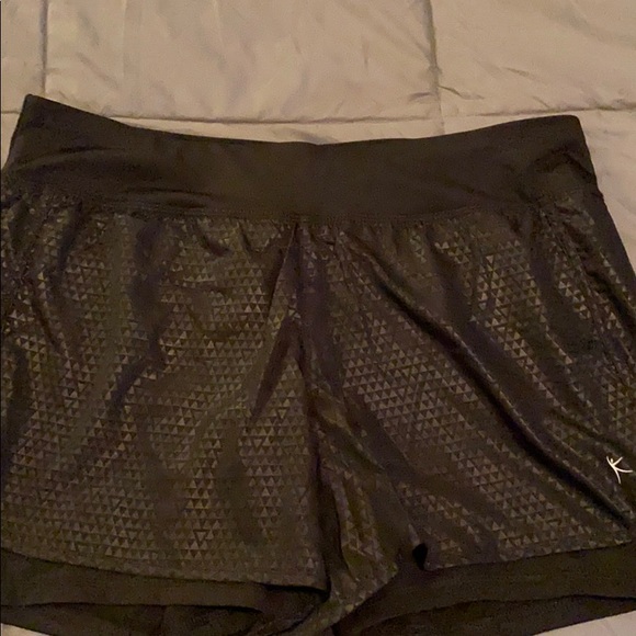 Bundle of workout shorts XL - Picture 5 of 8